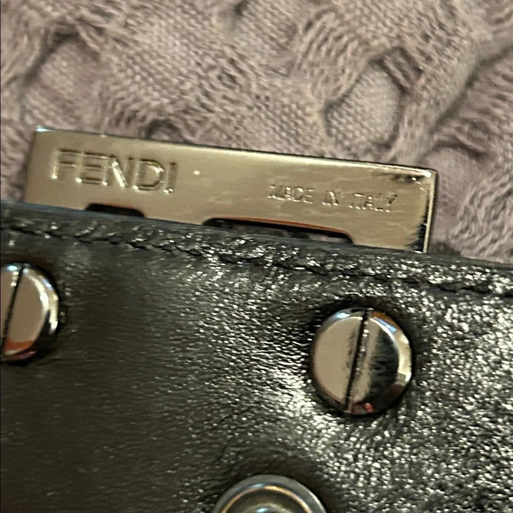 Fendi Black Card Holder with Silver Logo
Agenda Book / Passport Holder - Picture 6 of 10